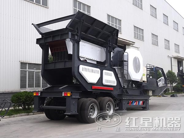 移動顎式破碎機(jī)圖片